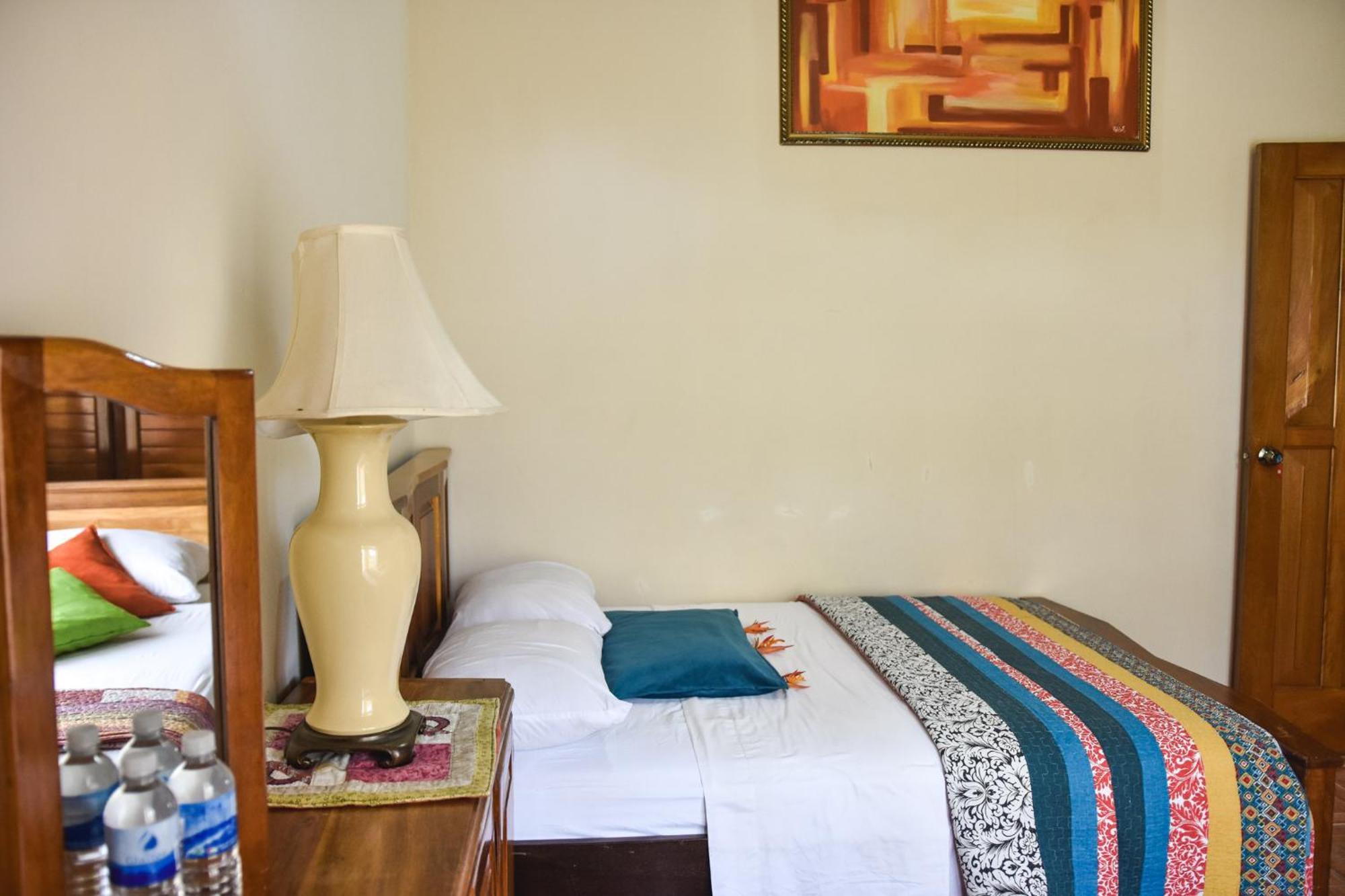 Casa Cora Bed And Breakfast Carmona ภายนอก รูปภาพ