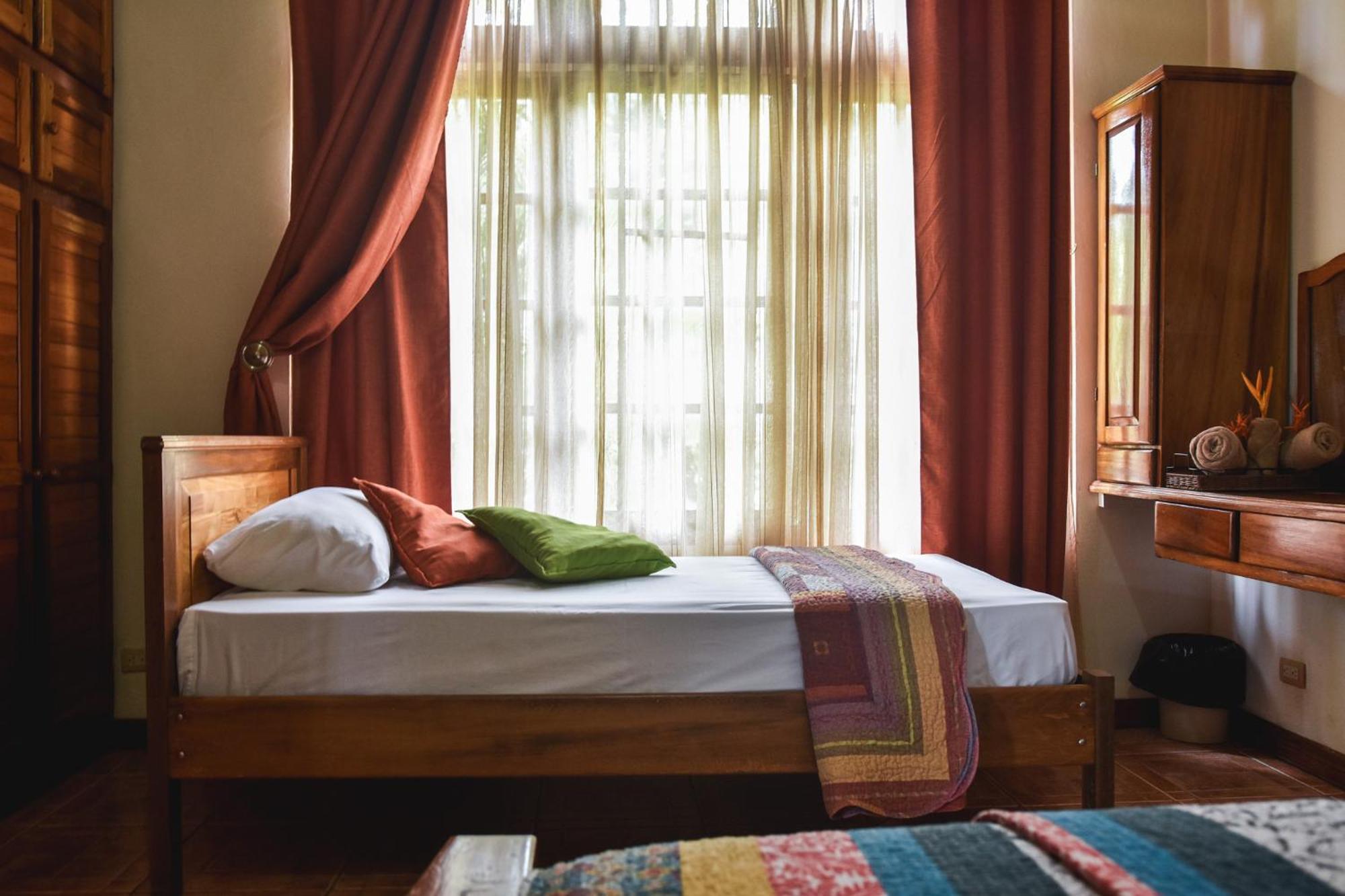 Casa Cora Bed And Breakfast Carmona ภายนอก รูปภาพ